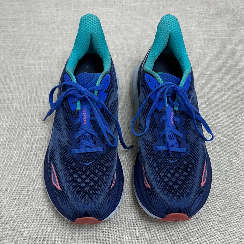 Hoka Blue and Teal Running Shoes
Clifton 9